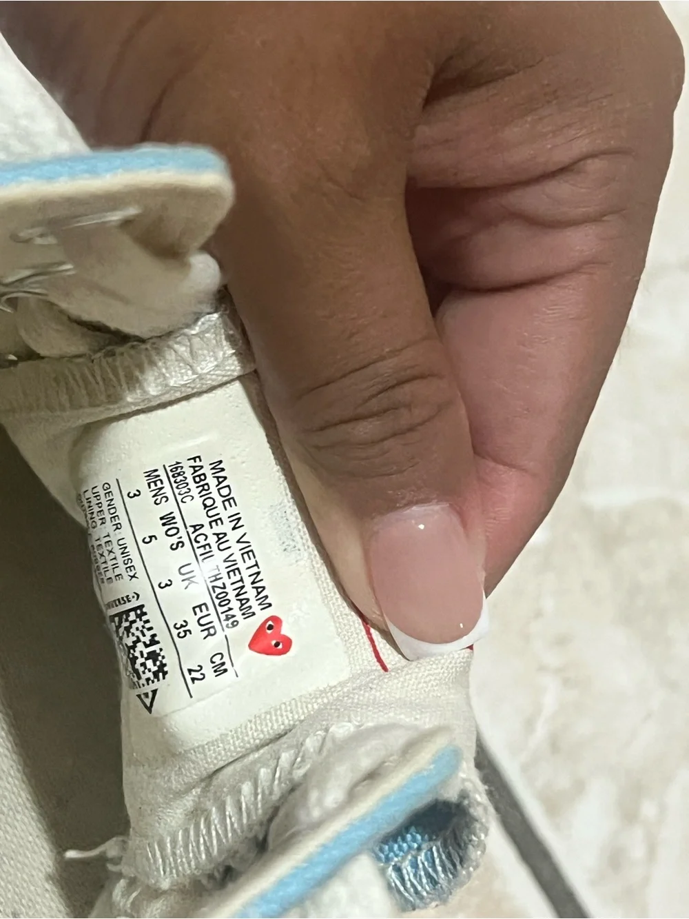 Comme des Garçons PLAY Light Blue Low-Top Sneakers with Red Heart